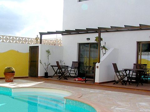 Terraza delante de los estudios